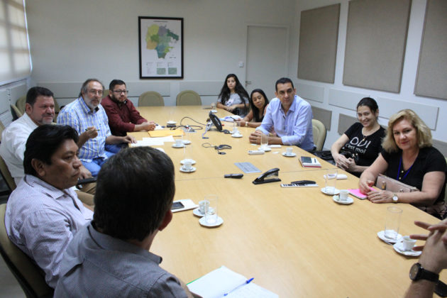 Reunião na Energisa tratou de obras de abastecimento de água cujos sistemas de bombas aguardam ligação de energia