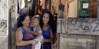 Famílias de baixa renda aguardam ansiosas pelo auxílio emergencial