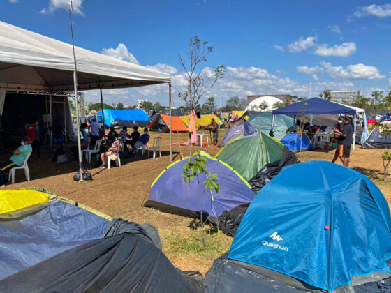 Vander visita acampamento do Levante pela Terra em Brasília e reitera luta contra PL 490