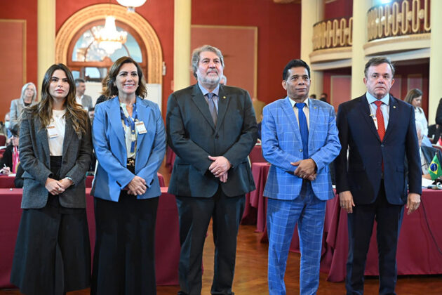 Vander assume cadeira no Parlasul mirando debates da Rota Bioceânica