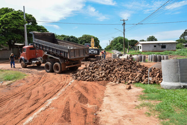 Iguatemi inicia asfalto na Vila Operária viabilizado por emenda de Vander