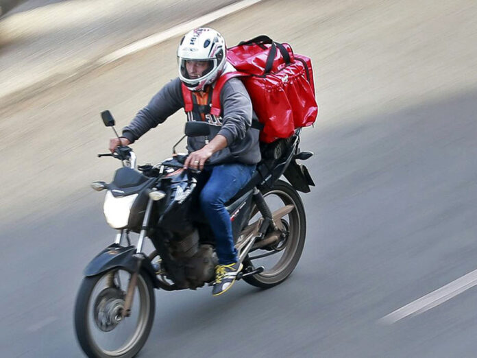 Recapeamento de pneus para motos pode ser autorizado ainda este ano, prevê Vander