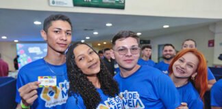 Estudantes que concluíram ensino médio e fizeram Enem podem sacar bônus do Pé-de-Meia