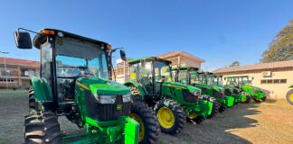 Governo Lula entrega 14 tratores a municípios de MS pelo Promaq