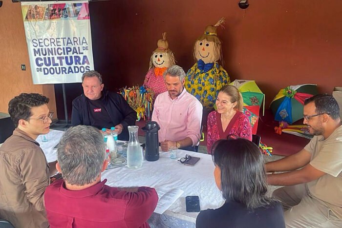 Dourados amplia parceria com Vander para fomentar cultura no município