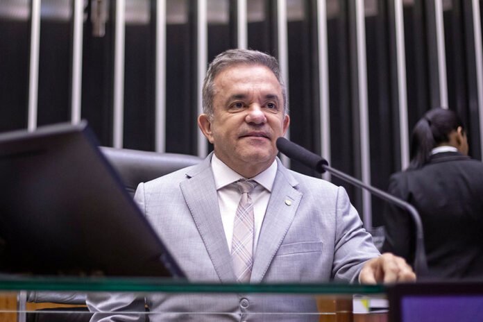 Vander recebe diagnóstico precoce de câncer de próstata