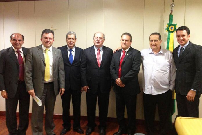Robalinho, Vander e prefeito Tita em audiência com Bernardo Robalinho, Vander e prefeito Tita em audiência com Bernardo