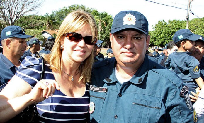 Roseli e o sargento Frete, na solenidade de formatura Roseli e o sargento Frete, na solenidade de formatura
