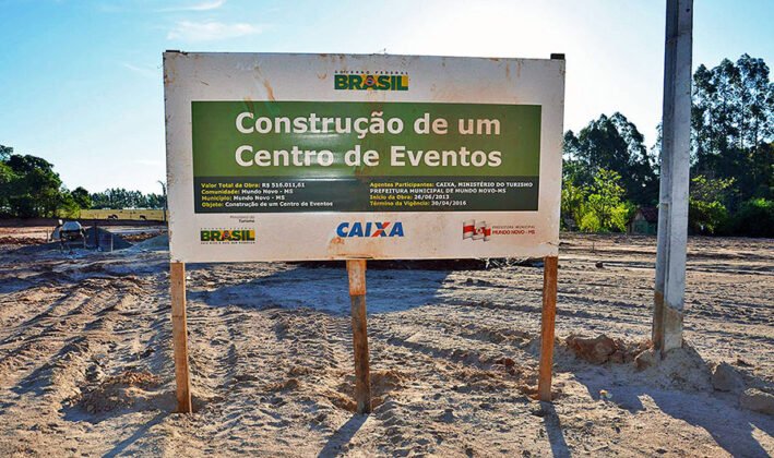 Constru&ccedil;&atilde;o do centro de eventos avan&ccedil;a em Mundo Novo