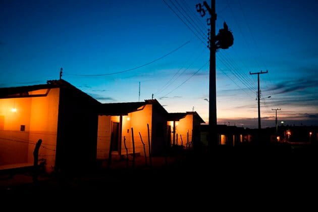 Meta do Luz para Todos &eacute; chegar a 3,37 milh&otilde;es de lares beneficiados at&eacute; 2014