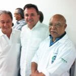 Takimoto, Vander e o diretor clínico, Dr. Luiz Carlos Arruda