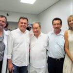 Vander, Takimoto e dirigentes do Hospital Evangélico