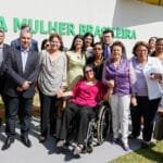 Vander, Dilma e demais autoridades durante a inauguração