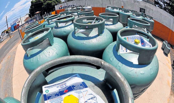 Para Vander, GLP &eacute; produto essencial para fam&iacute;lias (Foto: Gerson Oliveira/Correio do Estado)