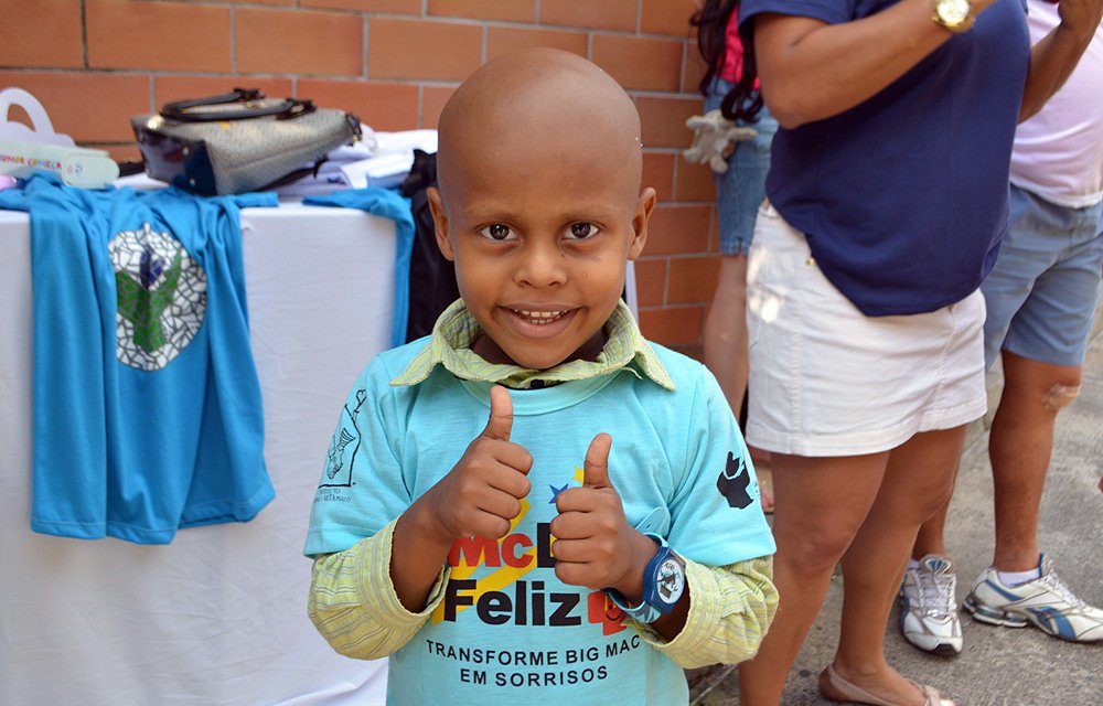Criança com câncer atendida por entidade filantrópica (Foto: Graac-BA)