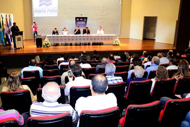 Evento reuniu empres&aacute;rios de Ponta Por&atilde; e de outros munic&iacute;pios da fronteira (Foto: Lucho Rocha/CCS/PMPP)