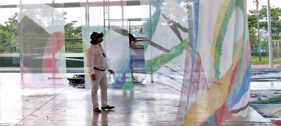 Algumas mostras de arte j&aacute; fizeram experi&ecirc;ncias com virtualiza&ccedil;&atilde;o (Foto: Ailton de Freitas/Ag&ecirc;ncia O Globo)
