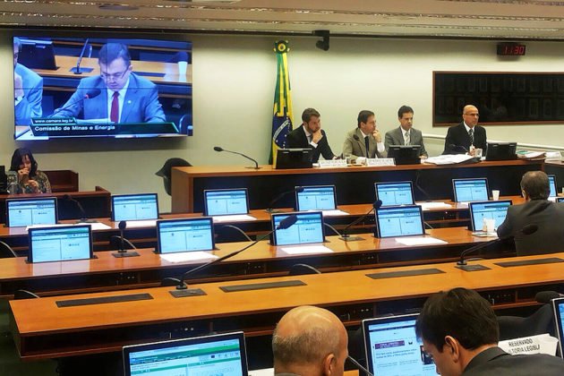 Deputado Vander apresenta seu relat&oacute;rio e parecer sobre PL 5/2011 na CME