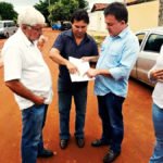 Vander e Idevaldo, em visita à Vila Viana em novembro de 2013