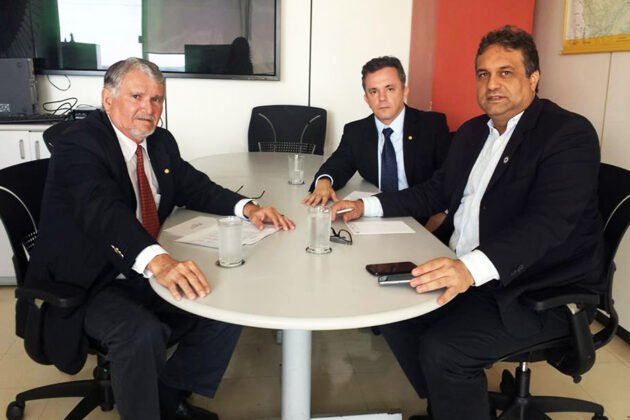 Zeca, Vander e Rodrigo, durante reuni&atilde;o na Sesai em Bras&iacute;lia