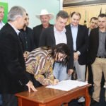 Assinatura do contrato para obras em Juti