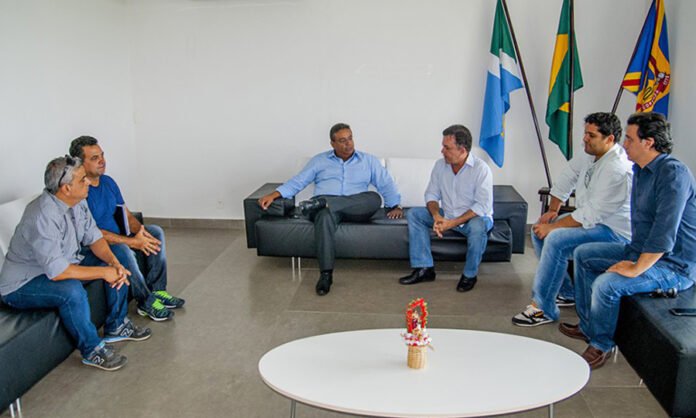 Vander relatou a liberação de R$ 1 milhão para a Saúde em Corumbá (Foto: Renê Carneiro) Vander relatou a liberação de R$ 1 milhão para a Saúde em Corumbá (Foto: Renê Carneiro)