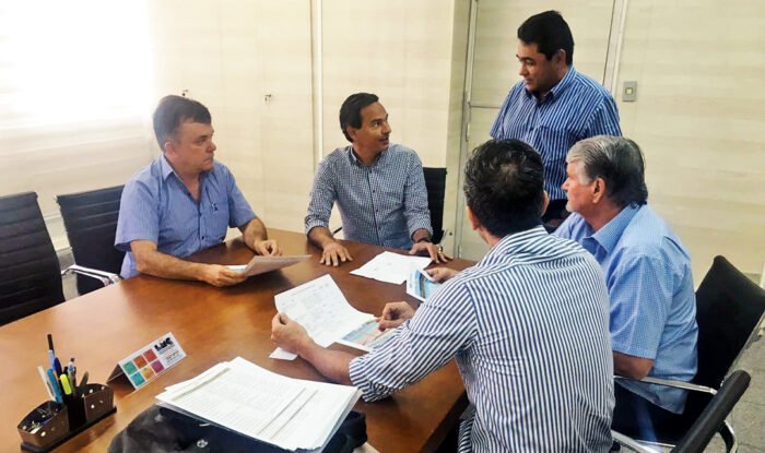 Vander e Zeca estiveram com Marquinhos para estabelecer parceria pelos parques
