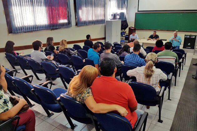 Reuni&atilde;o contou com empres&aacute;rios, integrantes de movimentos sociais e estudantes e professores da UFMS