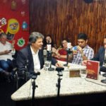 Haddad sendo entrevistado na Capital FM