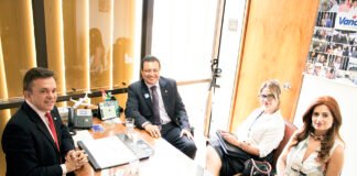 Vander recebendo o superintendente da PRF-MS e assessoras em seu gabinete