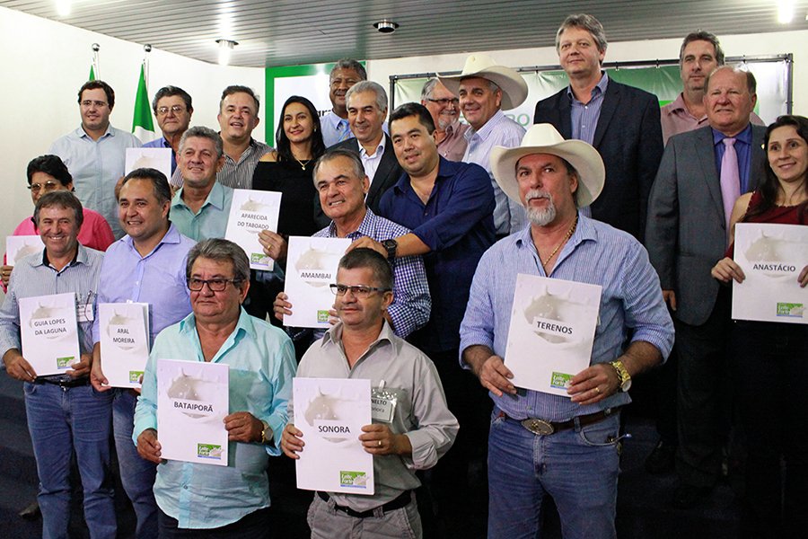 Agricultura familiar de 12 municípios será beneficiada com a parceria entre deputados e governo