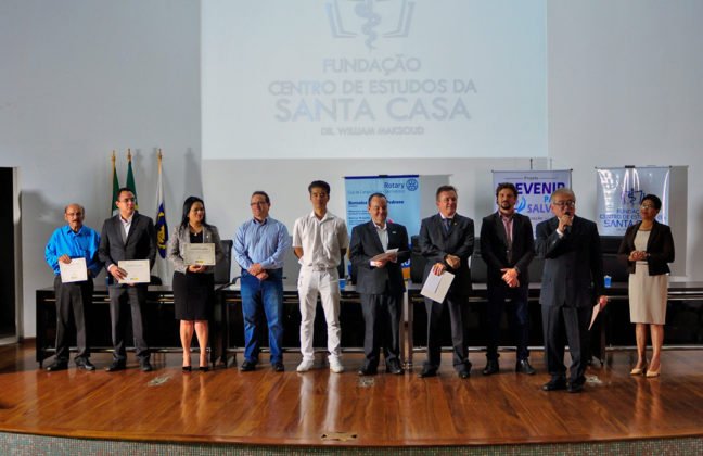 Funda&ccedil;&atilde;o da Santa Casa encerrou a 1&ordf; edi&ccedil;&atilde;o do "Prevenir para salvar" com noite de homenagens