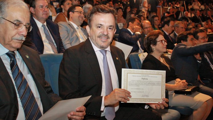 Vander foi diplomado para seu 5&ordm; mandato consecutivo como deputado federal