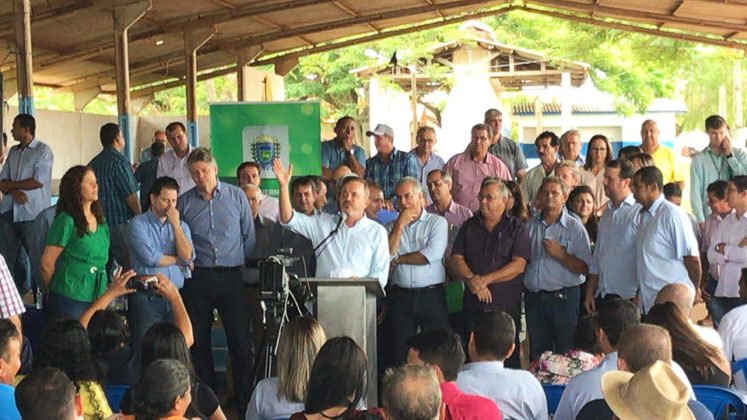 Entrega de patrulhas mecanizadas para a regi&atilde;o de Itaquira&iacute;