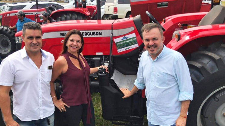 Entrega de patrulhas mecanizadas para a regi&atilde;o de Itaquira&iacute;
