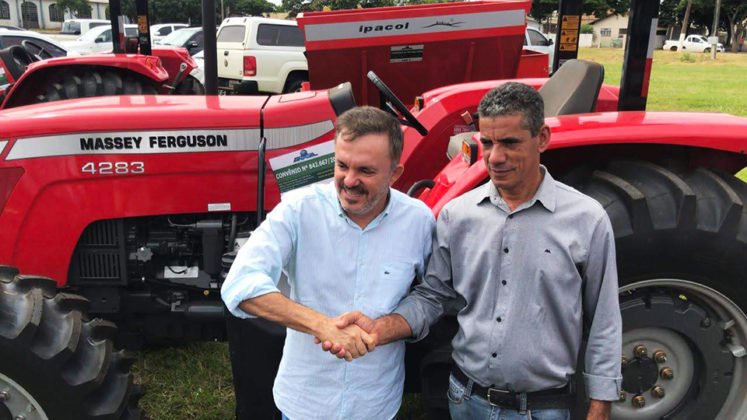 Entrega de patrulhas mecanizadas para a regi&atilde;o de Itaquira&iacute;