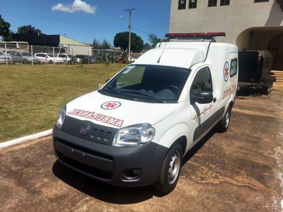 Ambul&acirc;ncia entregue a Bandeirantes por Vander e Zeca est&aacute; avaliada em R$ 90 mil
