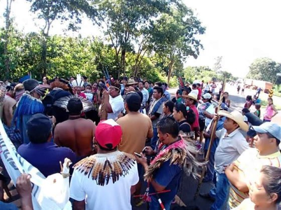 Ind&iacute;genas protestaram na BR-262 em defesa da Sesai