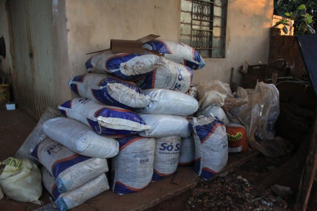 Nos terrenos do projeto de Frei Jonas s&atilde;o cultivadas plantas medicinais e hortali&ccedil;as de maneira org&acirc;nica