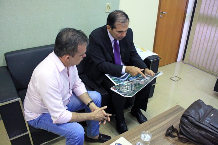 Vander e o defensor público-geral Fábio Rogério conversaram sobre projeto da sede do órgão na Capital