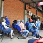 Entrega de trator por Vander reuniu professores, técnicos e acadêmicos da UFMS e dirigentes de movimentos sociais