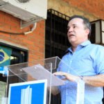 Entrega de trator por Vander reuniu professores, técnicos e acadêmicos da UFMS e dirigentes de movimentos sociais