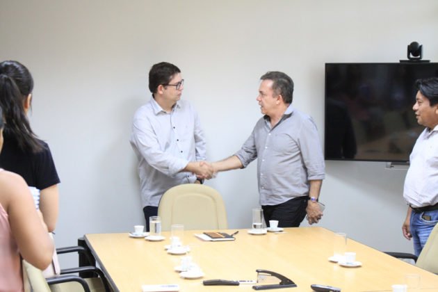 Reuni&atilde;o na Energisa tratou de obras de abastecimento de &aacute;gua cujos sistemas de bombas aguardam liga&ccedil;&atilde;o de energia