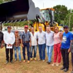 Pá carregadeira viabilizada por Vander foi entregue em Nioaque durante celebração na Colônia Conceição