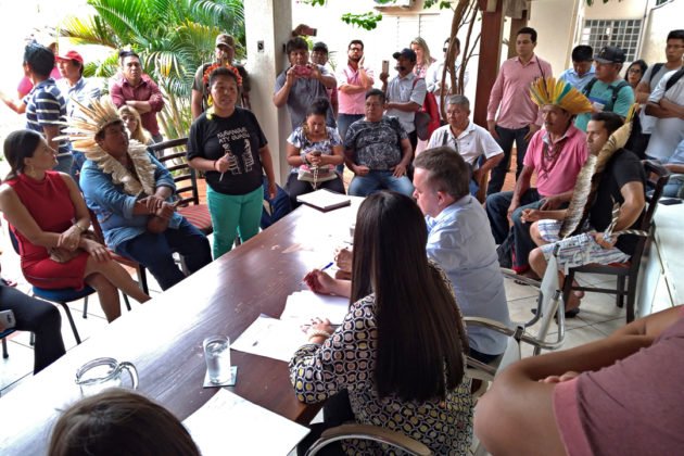 Ap&oacute;s di&aacute;logo, ind&iacute;genas aceitaram proposta de Vander e de Rose e anunciaram fim da ocupa&ccedil;&atilde;o do Dsei