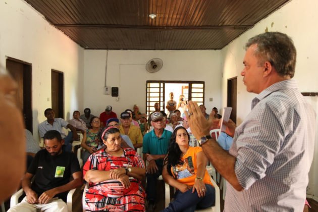 Vander esteve no Assentamento 20 de Mar&ccedil;o para entregar a patrulha mecanizada