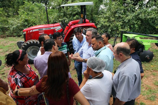Vander esteve no Assentamento 20 de Mar&ccedil;o para entregar a patrulha mecanizada