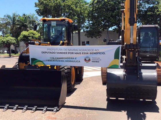 P&aacute; carregadeira e escavadeira hidr&aacute;ulica foram adquiridas gra&ccedil;as a emenda parlamentar do deputado Vander