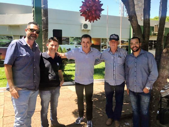 P&aacute; carregadeira e escavadeira hidr&aacute;ulica foram adquiridas gra&ccedil;as a emenda parlamentar do deputado Vander