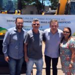Pá carregadeira e escavadeira hidráulica foram adquiridas graças a emenda parlamentar do deputado Vander